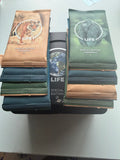 8 Sealed Packs of Special Edition Mammals. Four Packs contain a Rare & Extended Art. The other 4 each contain a Holo.